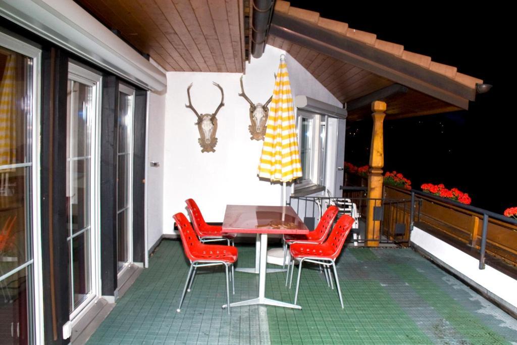 Seehotel Boutique Jaegerhof-Hubertus Faulensee Exterior photo