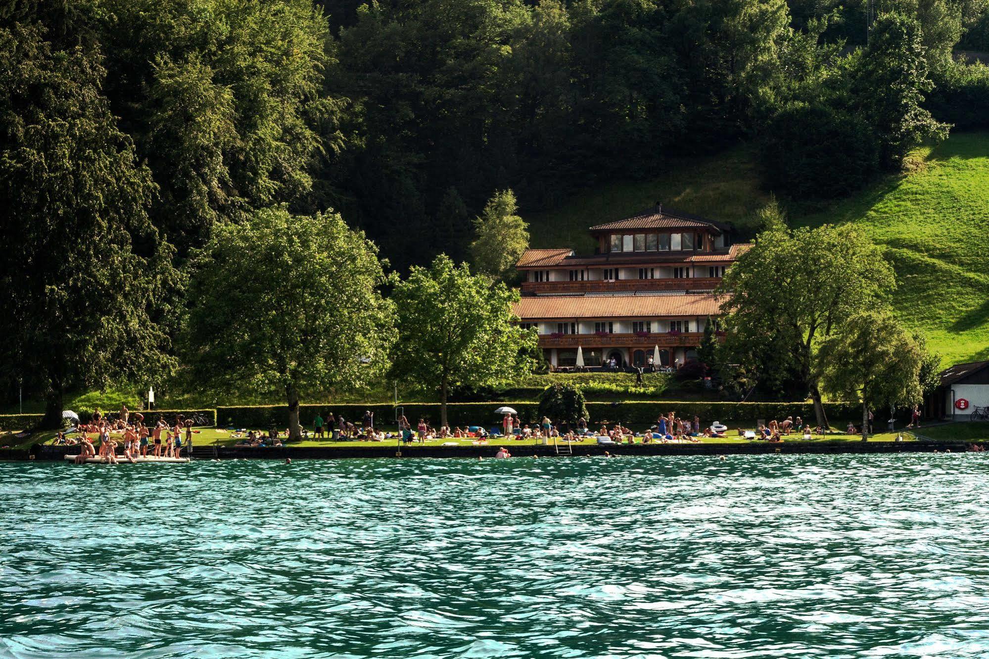Seehotel Boutique Jaegerhof-Hubertus Faulensee Exterior photo